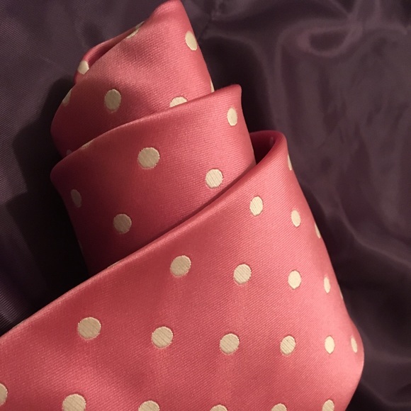 NEW MEN’S TIE PINK WHT POLKA DOTS - Picture 3 of 6